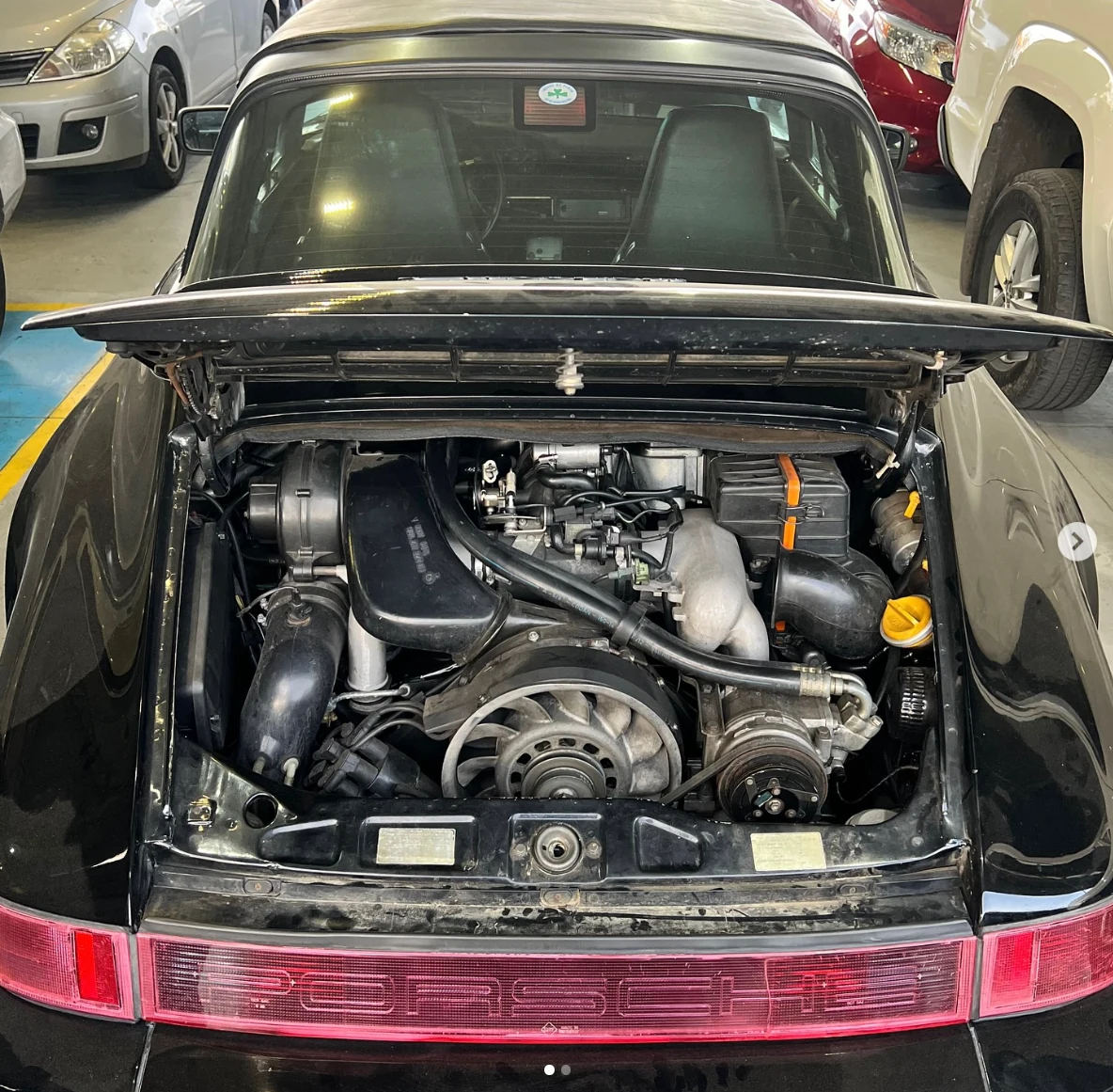 Motor de Porsche durante una revisión en el taller